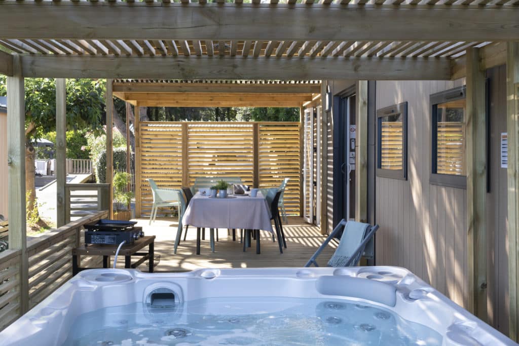 Mobil-home EXCLUSIF – 3 chambres – 2 salles d&rsquo;eau – SPA