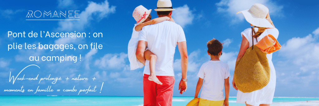 Famille en vacances à la plage, sacs à dos.