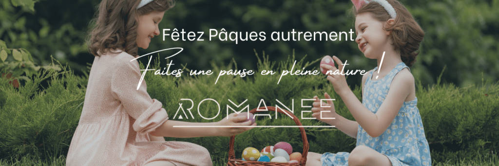 Deux enfants jouent avec des œufs de Pâques.